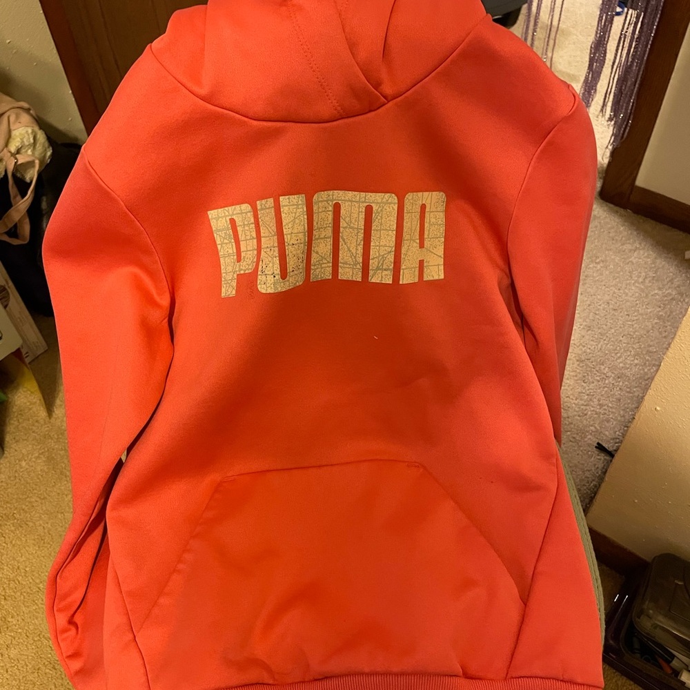 Puma adult small sweatshirt